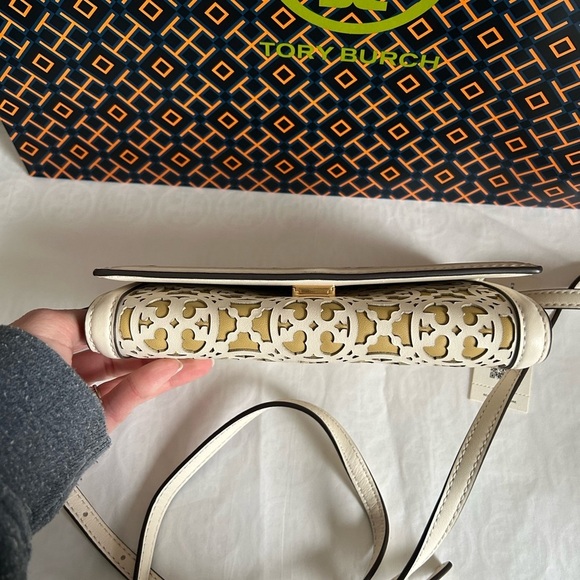 Tory Burch T Monogram Laser Cut Wallet Crossbody Bag New Ivory Beeswax Gold - Picture 5 of 14
